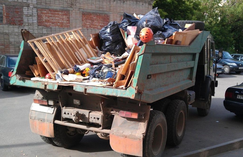 Вывоз мусора из магазина в Архангельске от ПроМусор: услуги, цена от 1799 руб., утилизация отходов