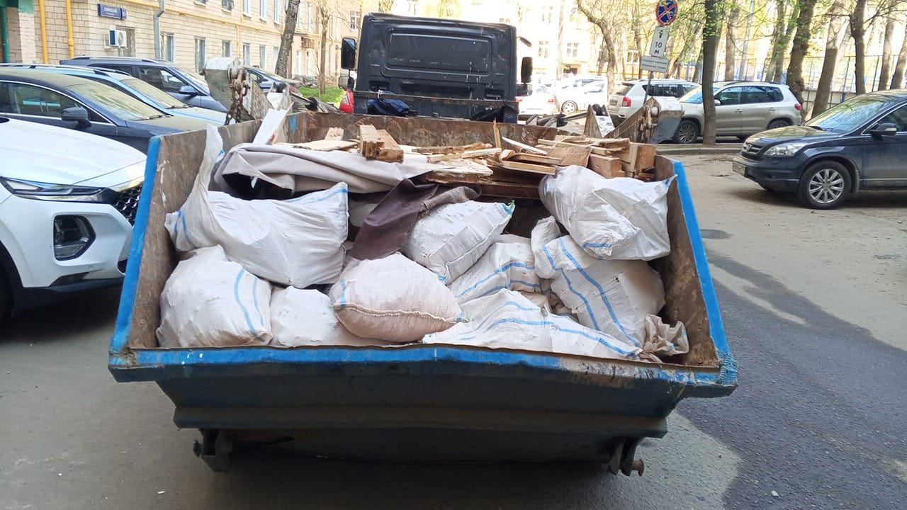 Вывоз мусора из магазина в Архангельске в октябре