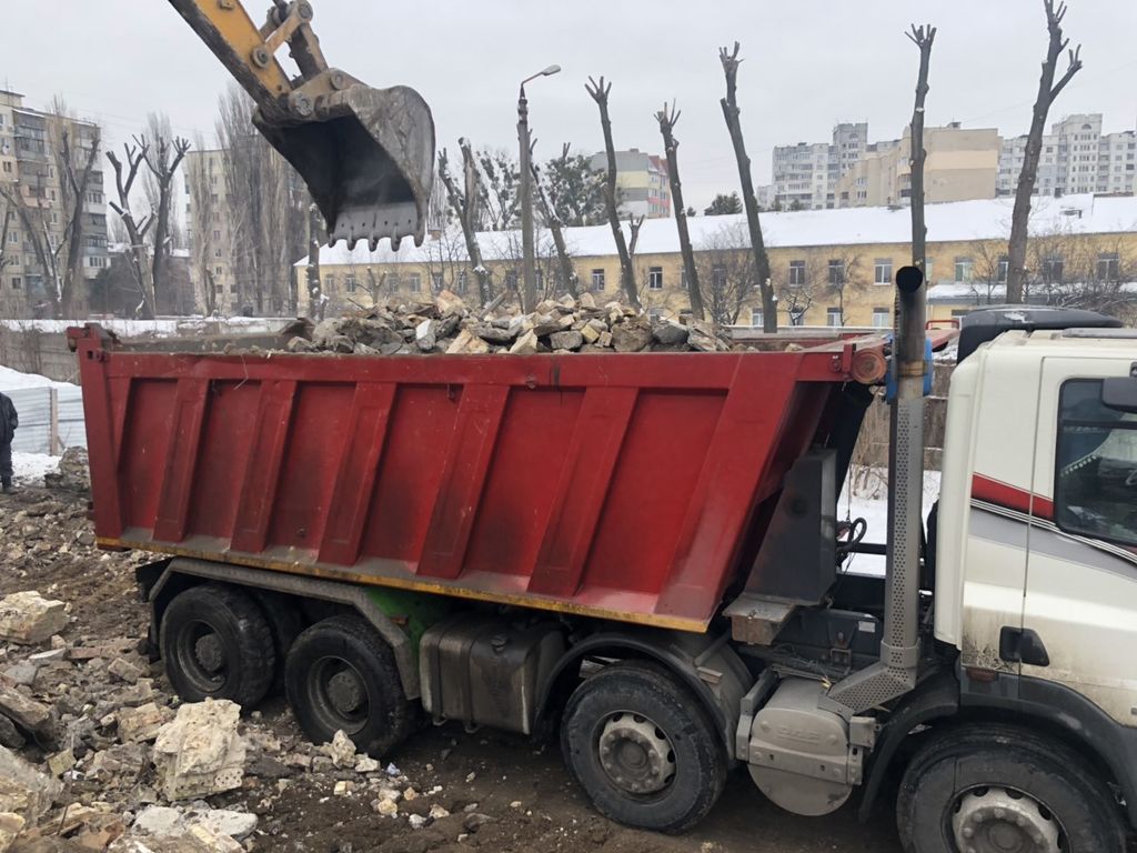Вывоз мусора Камазом в Архангельске в октябре