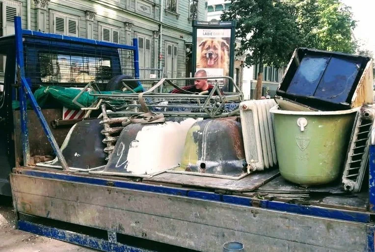 Вывоз старой сантехники в Архангельске от ПроМусор: быстро, недорого от 565 руб., утилизация и грузчики