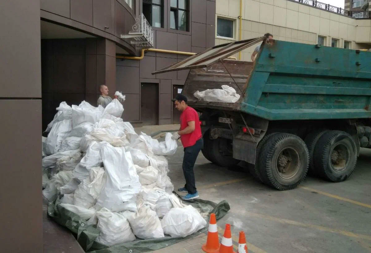 Вывоз мусора из подвала в Архангельске от ПроМусор – уборка, разбор завалов и очистка, цены от 2467 руб