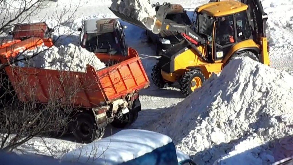 Вывоз снега с погрузкой в Архангельске для организаций и частных лиц в октябре