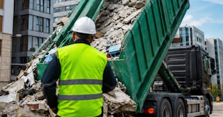 Вывоз строительного мусора в Архангельске: услуги лицензированной компании — ПроМусор
